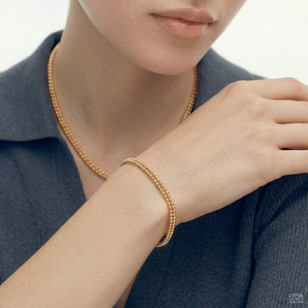 Double Ball Chain Armband von Froyé am Handgelenk getragen