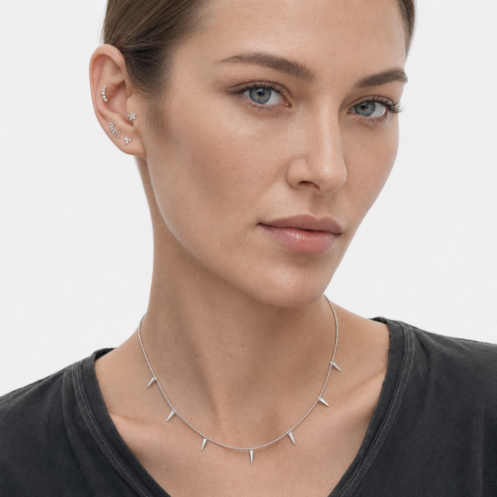 Element I Piercing-Set von Froyé als Set getragen